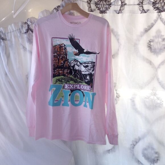 Fifth &sun T shirt size medium ( box AY ) - Picture 1 of 4